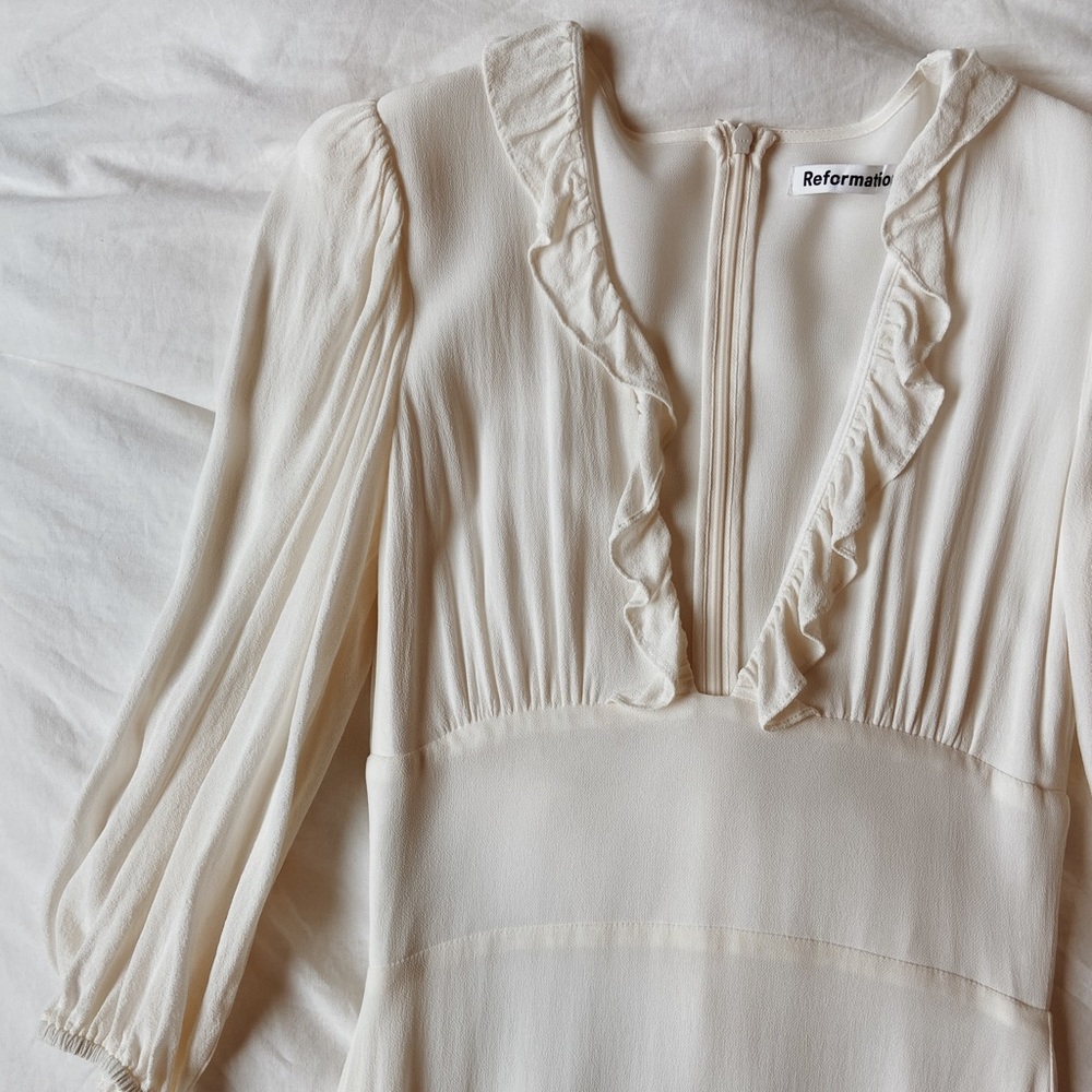 REFORMATION BAYLEY RUFFLE PLUNGE V NECK PUFF SLEEVE LACE MIDI DRESS IVORY SIZE 0